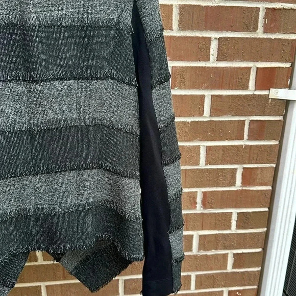 Aubree Two-Tone Monochrome Open Front Gray Black Blazer-Size Small - Picture 7 of 7